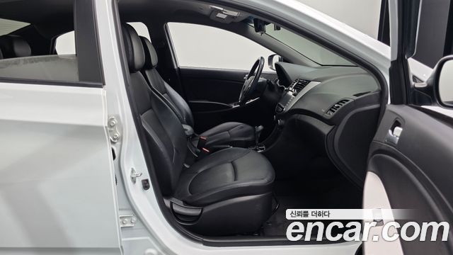 Hyundai Accent 2016 — photo 16