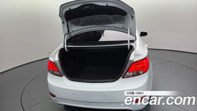 Hyundai Accent 2016 — photo 31