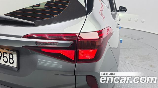 Kia Seltos 2023 — photo 9