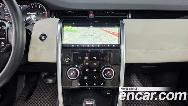 Land Rover Discovery Sport 2020 — photo 18