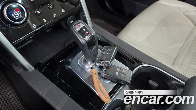 Land Rover Discovery Sport 2020 — photo 24