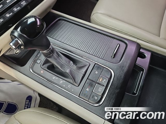 Kia Canival 2016 — photo 8