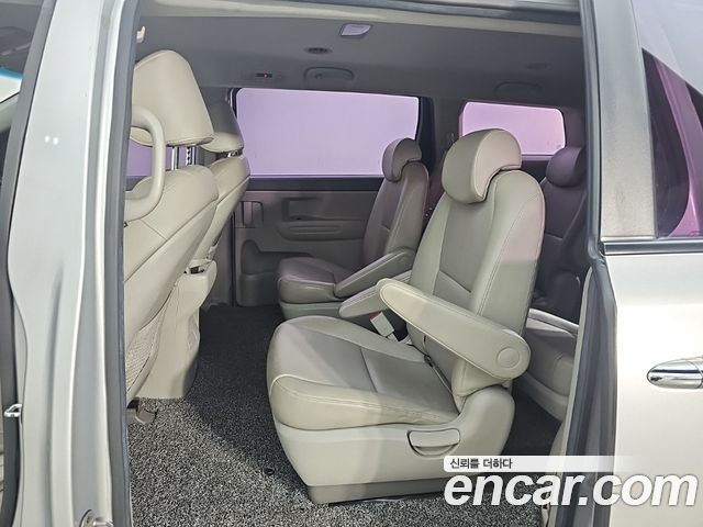Kia Canival 2016 — photo 12