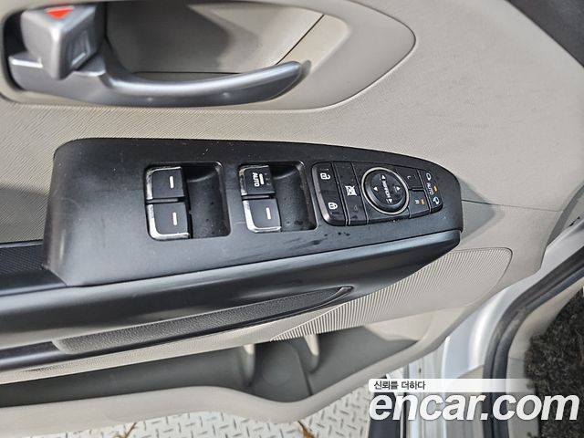 Kia Canival 2016 — photo 13