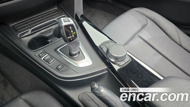 BMW 3-Series 2017 — photo 9