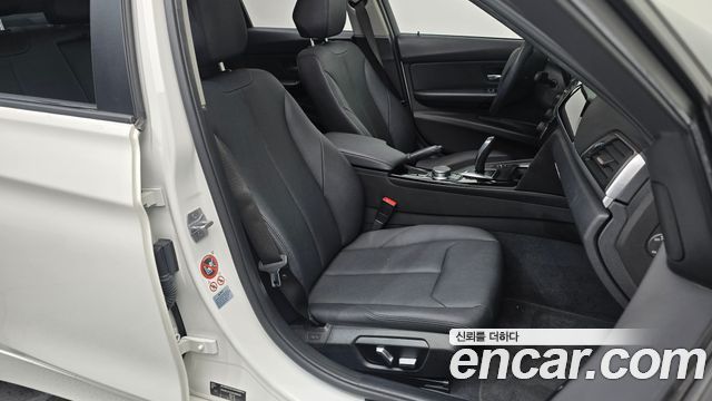 BMW 3-Series 2017 — photo 12