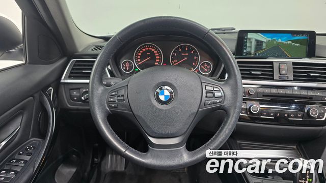 BMW 3-Series 2017 — photo 13