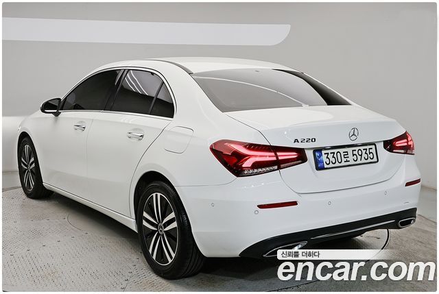 Mercedes-Benz A-Class 2021 — photo 2