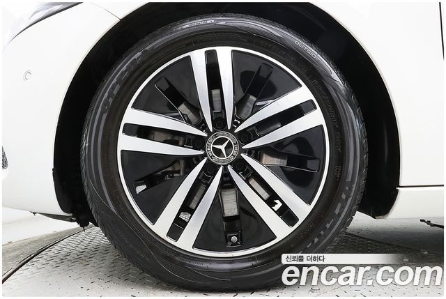Mercedes-Benz A-Class 2021 — photo 5