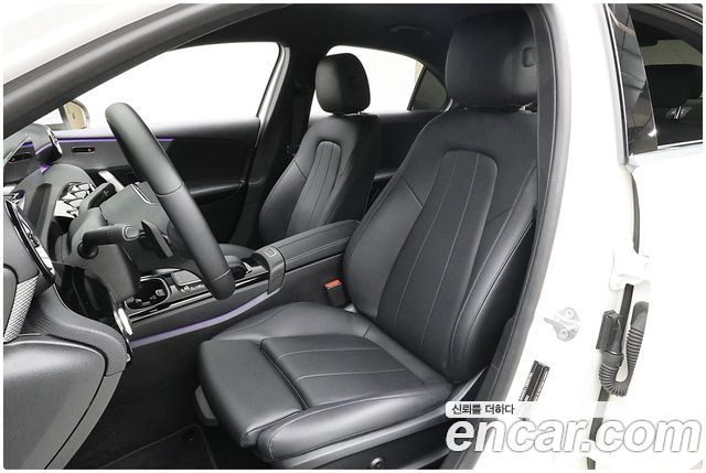 Mercedes-Benz A-Class 2021 — photo 10