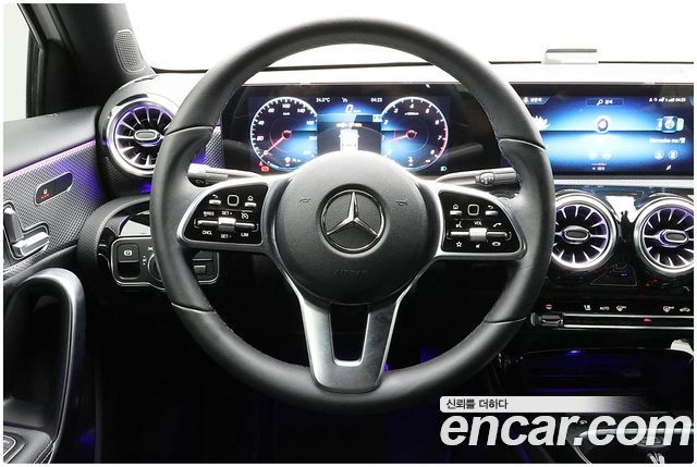Mercedes-Benz A-Class 2021 — photo 11
