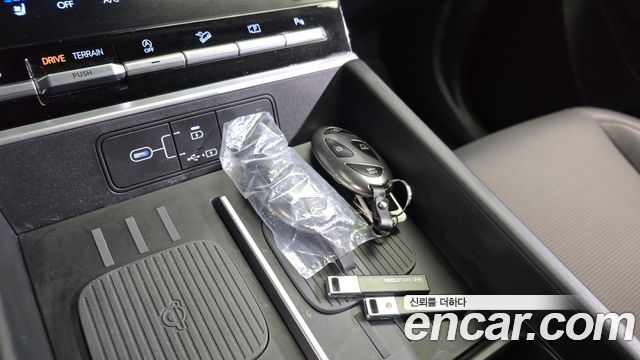 Hyundai Santafe 2025 — photo 22