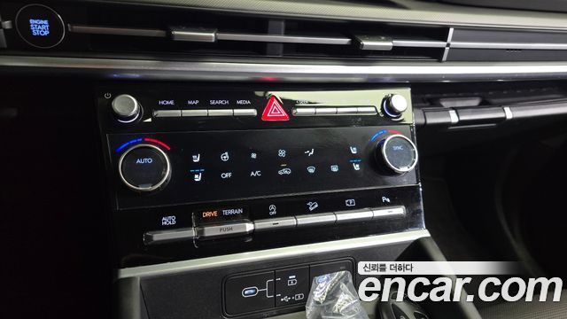 Hyundai Santafe 2025 — photo 31