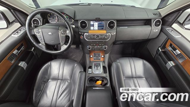 Land Rover Discovery 2015 — photo 10