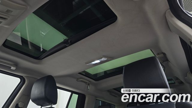 Land Rover Discovery 2015 — photo 21