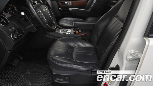 Land Rover Discovery 2015 — photo 24
