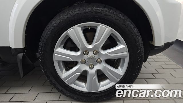 Land Rover Discovery 2015 — photo 7
