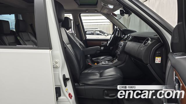 Land Rover Discovery 2015 — photo 16