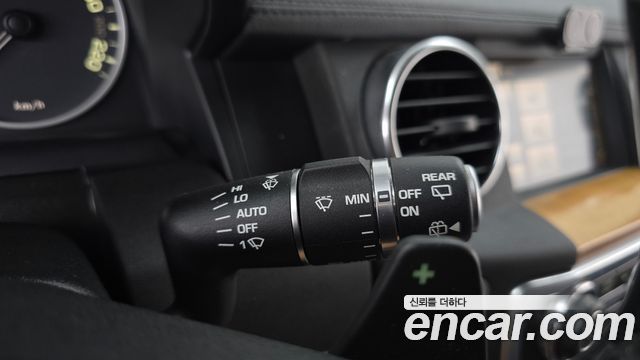 Land Rover Discovery 2015 — photo 27