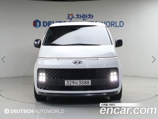 Hyundai Staria 2022 — photo 3