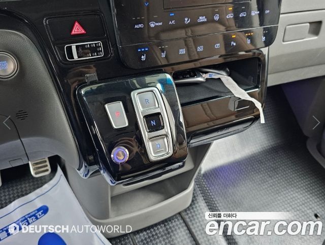 Hyundai Staria 2022 — photo 9