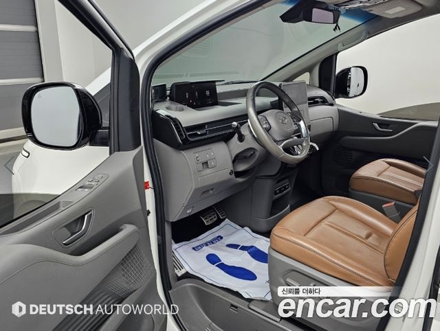 Hyundai Staria 2022 — photo 11