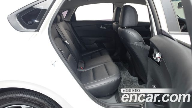 Kia K3 2024 — photo 17