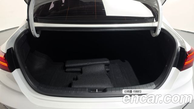 Kia K3 2024 — photo 21