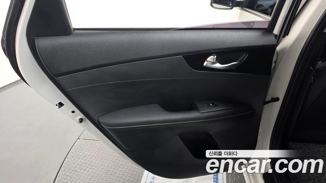 Kia K3 2024 — photo 15