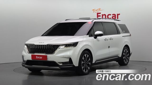 Kia Canival 2023 — photo 1