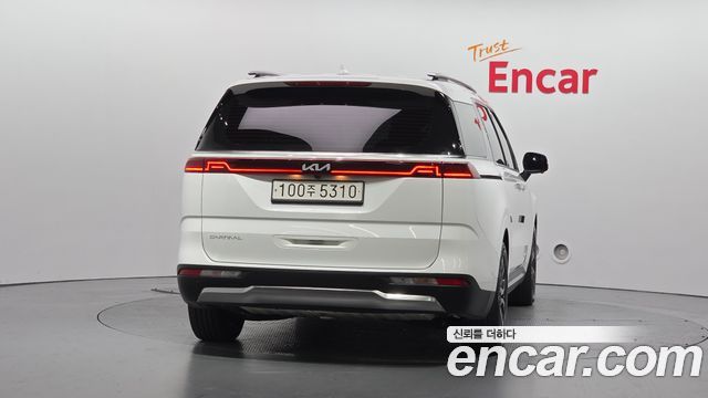 Kia Canival 2023 — photo 4