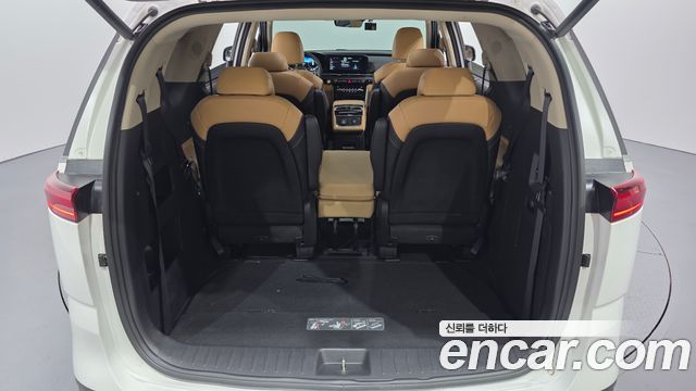 Kia Canival 2023 — photo 22