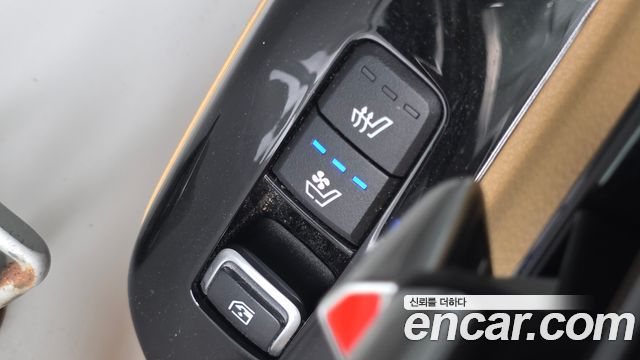Kia Canival 2023 — photo 30