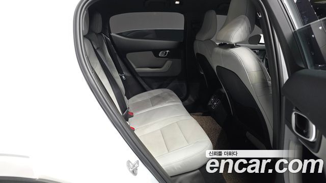Polestar Polestar 2 2023 — photo 18