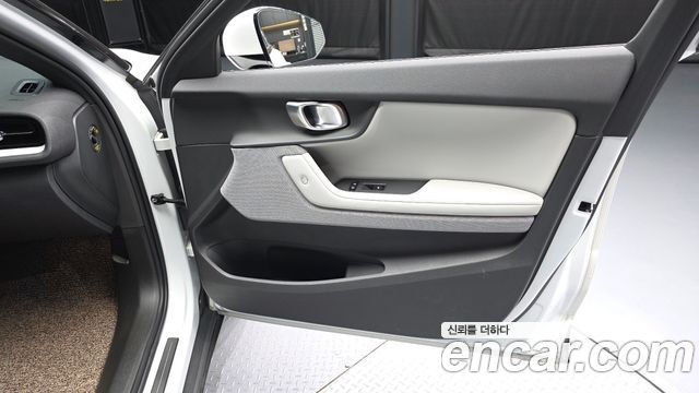 Polestar Polestar 2 2023 — photo 14