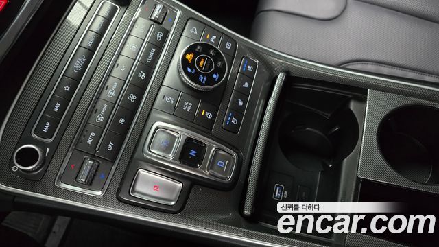 Hyundai Santafe 2023 — photo 12