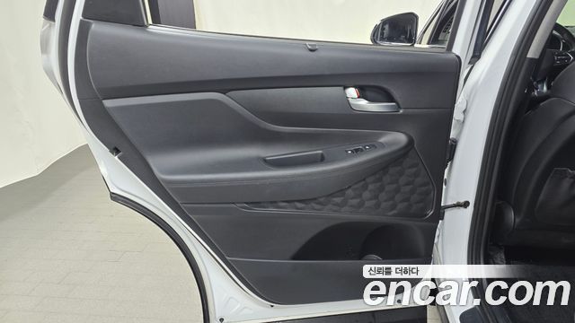 Hyundai Santafe 2023 — photo 15