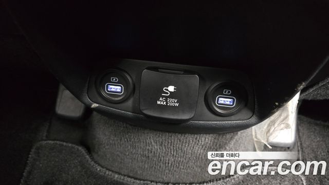 Hyundai Santafe 2023 — photo 29