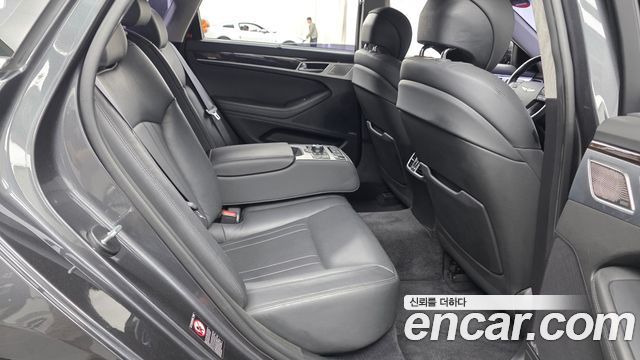 Genesis G80 2017 — photo 17
