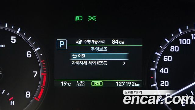 Genesis G80 2017 — photo 21