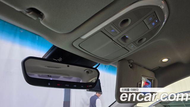 Genesis G80 2017 — photo 23