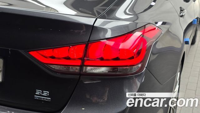 Genesis G80 2017 — photo 9
