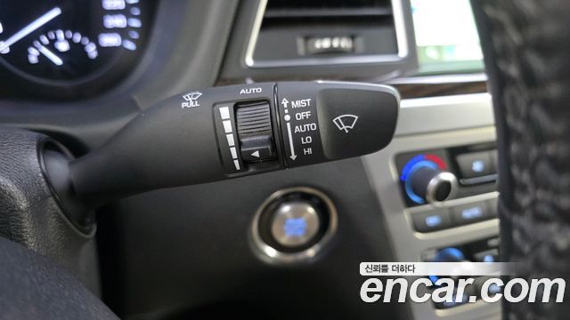 Genesis G80 2017 — photo 28