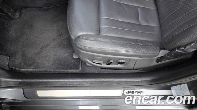 Genesis G80 2017 — photo 31