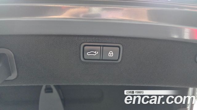 Genesis G80 2017 — photo 34