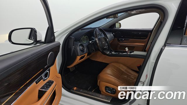 Jaguar XJ 2014 — photo 10