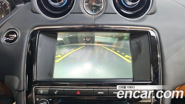Jaguar XJ 2014 — photo 13