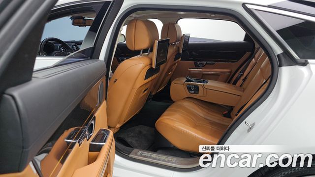 Jaguar XJ 2014 — photo 19