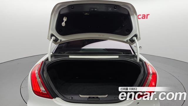 Jaguar XJ 2014 — photo 20