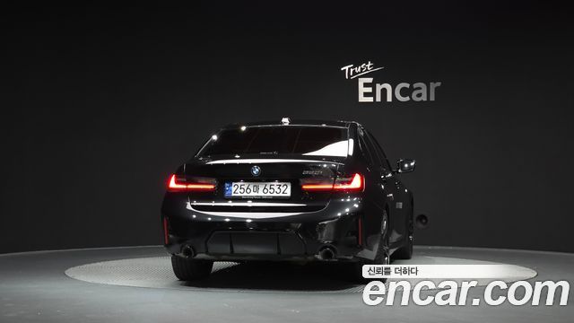BMW 3-Series 2023 — photo 4
